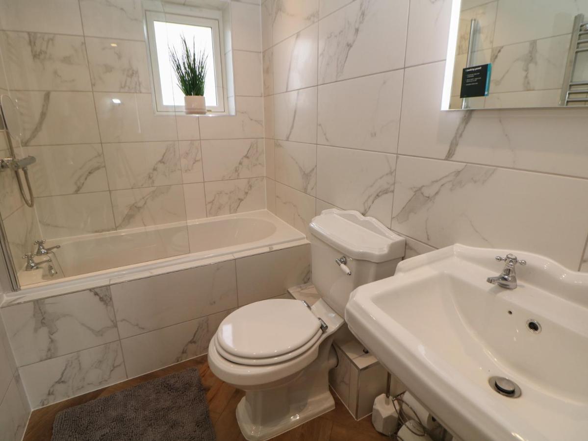 Netherdale House بكستون المظهر الخارجي الصورة