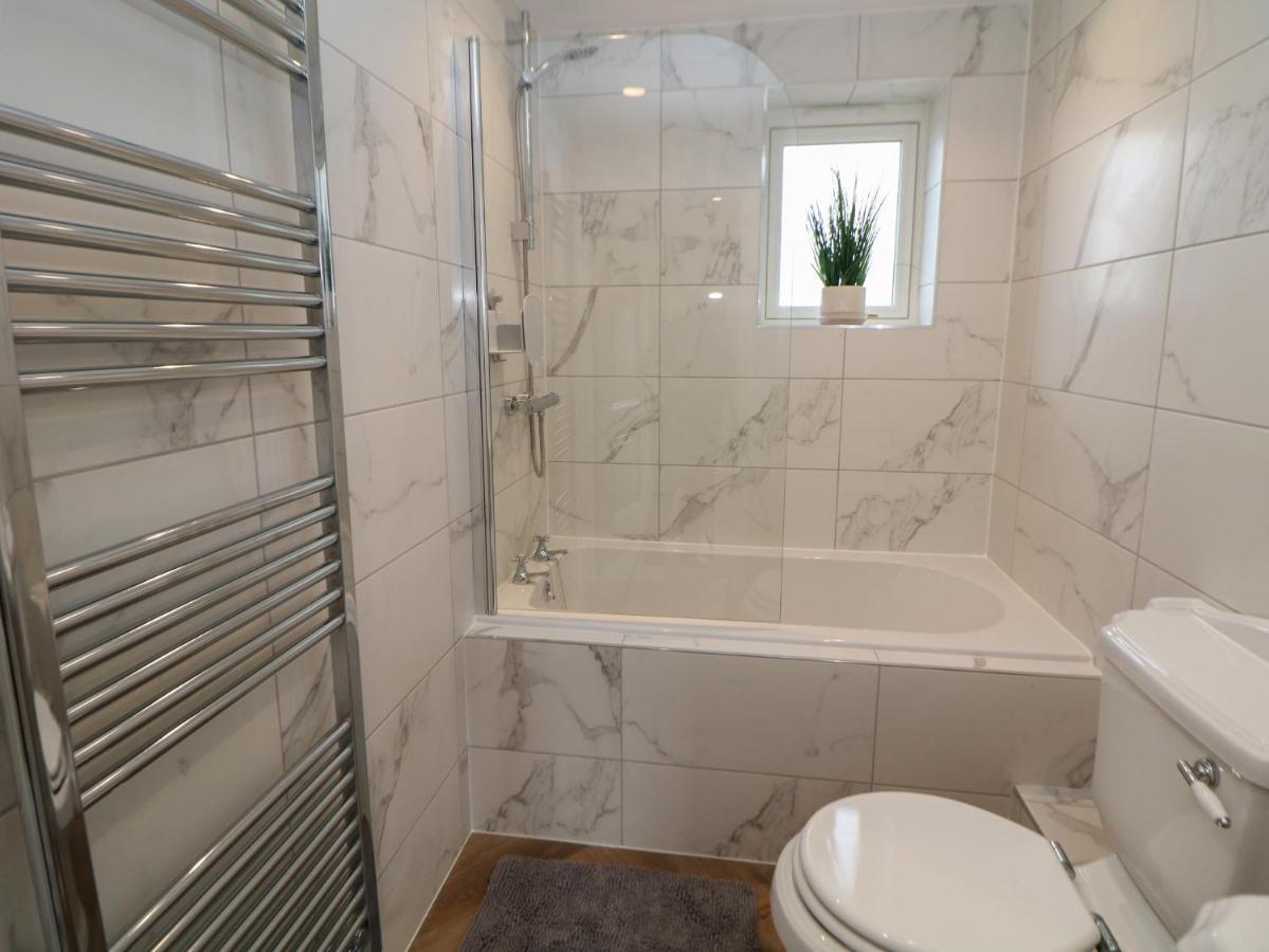 Netherdale House بكستون المظهر الخارجي الصورة